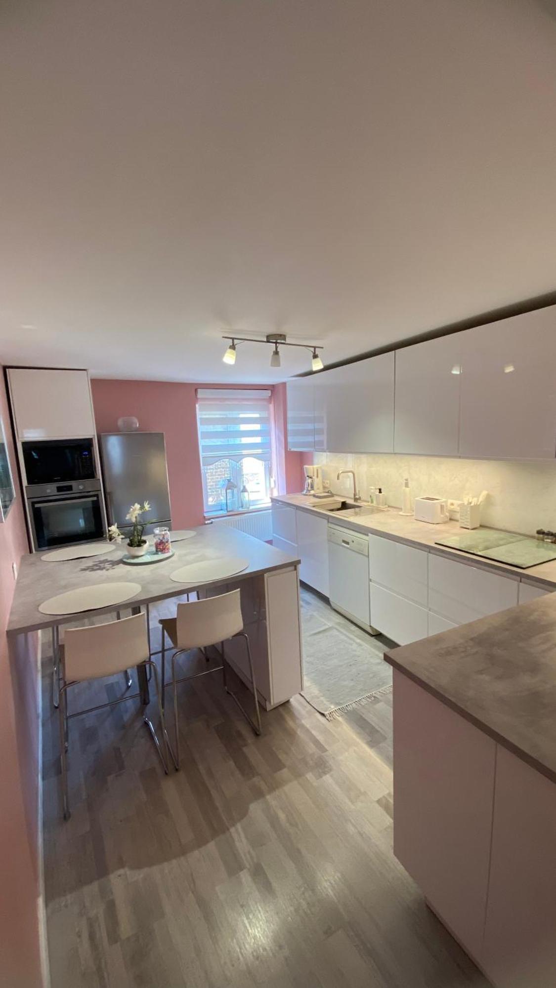 Next2Airport - Appartement House Of Lions Ransart Dış mekan fotoğraf